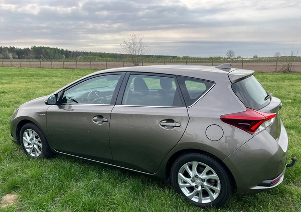 Toyota Auris cena 62000 przebieg: 156000, rok produkcji 2016 z Warszawa małe 436